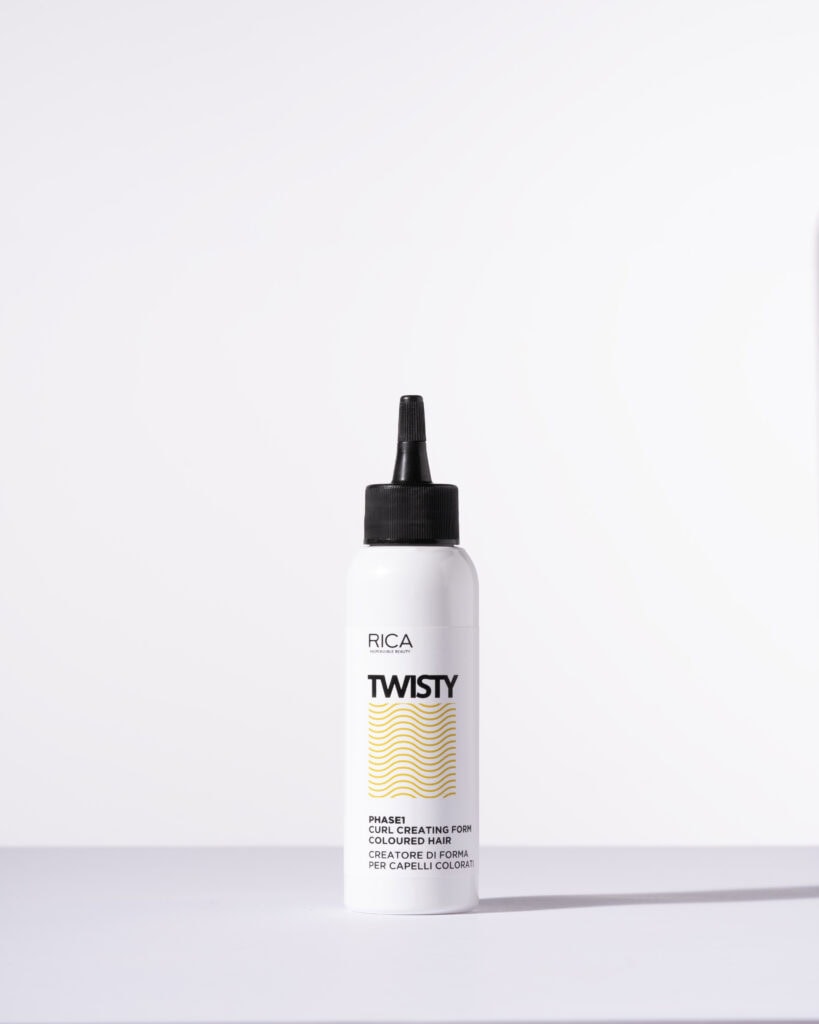 Twisty – Naturalny Zabieg Tworzący Loki włosy farbowane